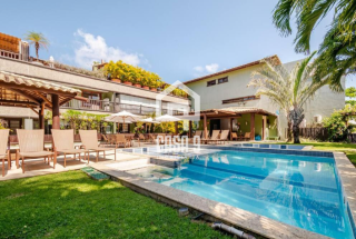 Apartamento a venda com 1 quarto no condomínio Kauai, frente mar e na Vila de Praia do Forte Bahia