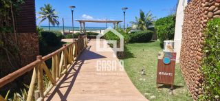 Apartamento pé na areia mobiliado a venda com 2 quartos no condomínio Ykutiba em Imbassai Bahia