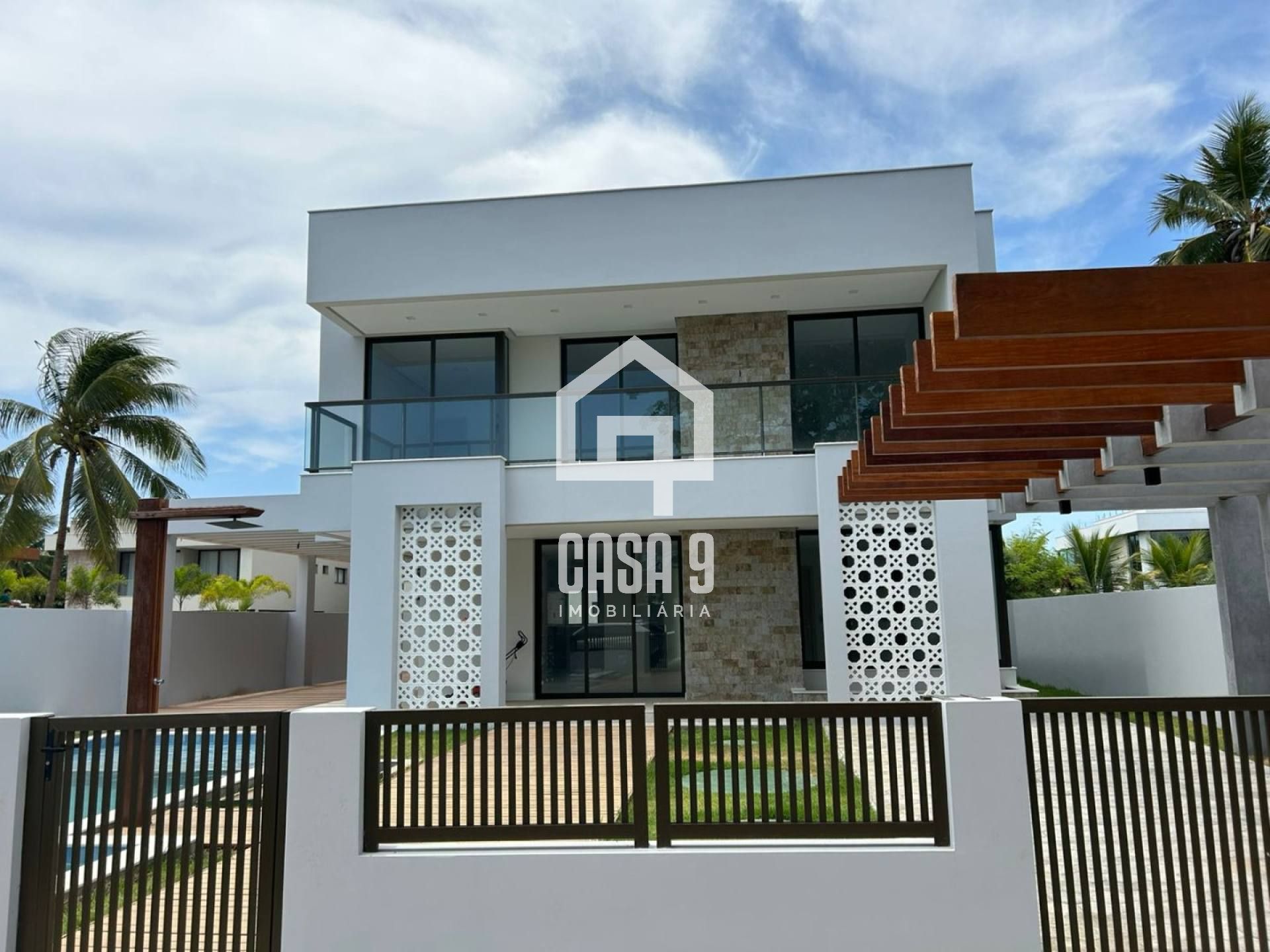 Casa com 6 suítes a venda nunca habitada 150 metros da praia no condomínio Paraiso em Guarajuba Bahia