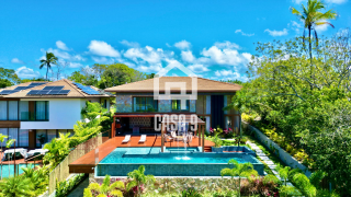 Casa a venda com 6 suítes mobiliada de alto padrão no condomínio Enseada do Castelo em Praia do Forte Bahia