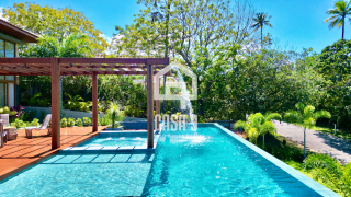 Casa a venda com 6 suítes mobiliada de alto padrão no condomínio Enseada do Castelo em Praia do Forte Bahia