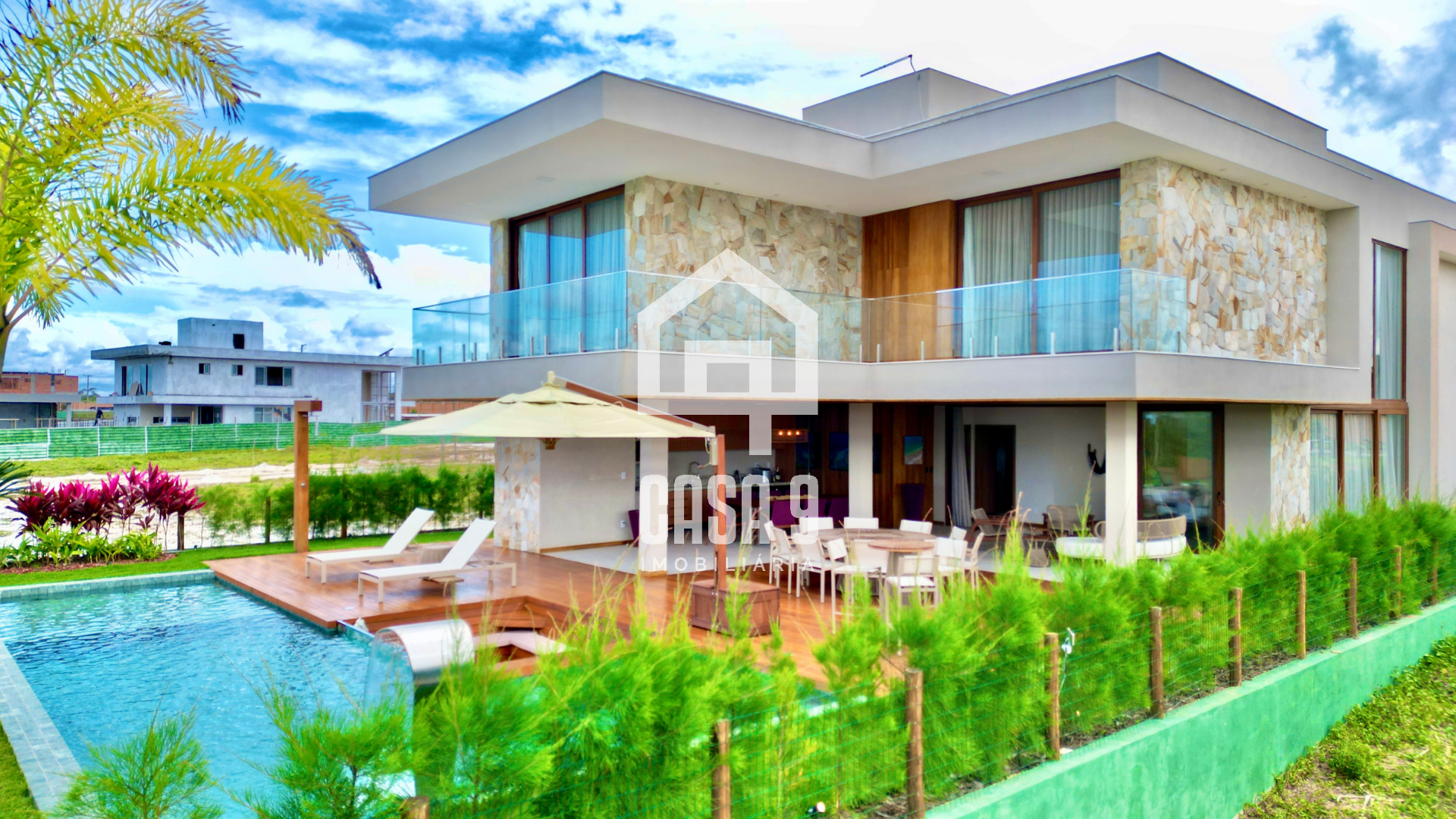 Casa de alto padrão a venda mobiliada com 6 suítes no Alphaville Guarajuba Bahia