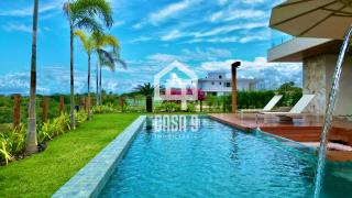 Casa de alto padrão a venda mobiliada com 6 suítes no Alphaville Guarajuba Bahia