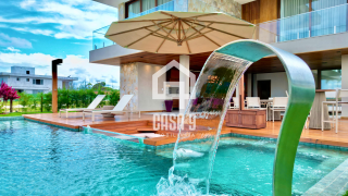 Casa de alto padrão a venda mobiliada com 6 suítes no Alphaville Guarajuba Bahia