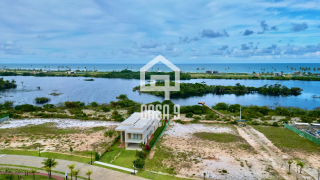 Casa de alto padrão a venda mobiliada com 6 suítes no Alphaville Guarajuba Bahia