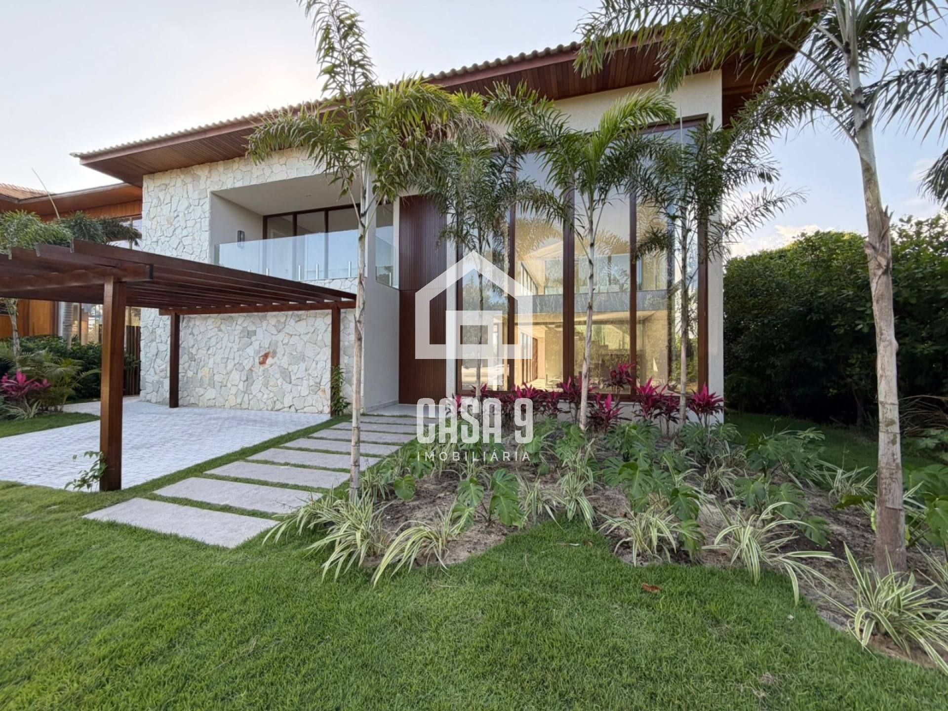 Casa a venda com 6 suítes no condomínio Praia Bella em Praia do Forte Bahia