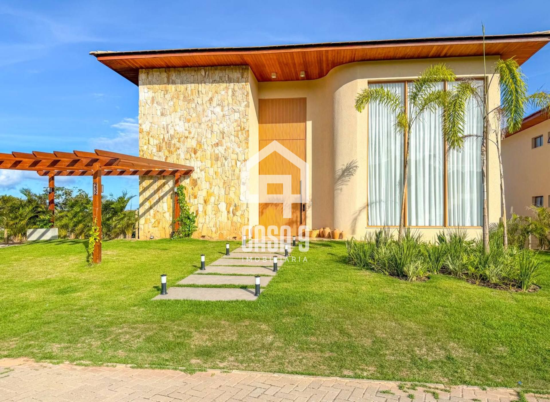 Casa a venda mobiliada com 8 suítes no condomínio Praia Bella em Praia do Forte Bahia