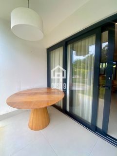 Apartamento térreo mobiliado a venda com 2 quartos no condomínio Vila do Lago em Praia do Forte Bahia