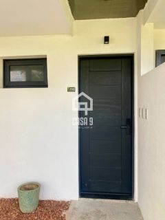 Apartamento térreo mobiliado a venda com 2 quartos no condomínio Vila do Lago em Praia do Forte Bahia