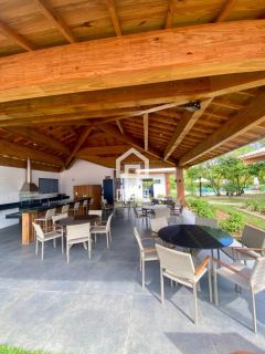 Apartamento térreo mobiliado a venda com 2 quartos no condomínio Vila do Lago em Praia do Forte Bahia
