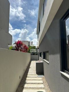 Casa alta padrão a venda mobiliada com 5 suítes em Guarajuba Bahia