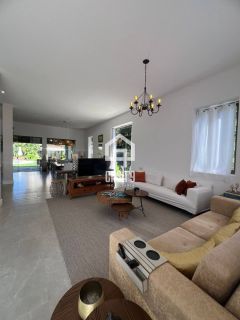 Casa solta a venda com 4 suítes na Vila de Imbassai Bahia