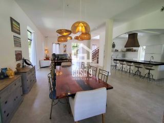 Casa solta a venda com 4 suítes na Vila de Imbassai Bahia