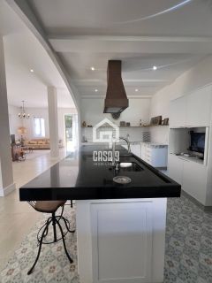 Casa solta a venda com 4 suítes na Vila de Imbassai Bahia