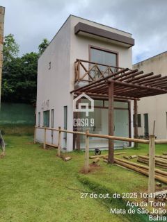 Casa a venda com 2 suítes próximo da Lagoa Aruá na região de Praia do Forte Bahia