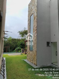 Casa a venda com 2 suítes próximo da Lagoa Aruá na região de Praia do Forte Bahia