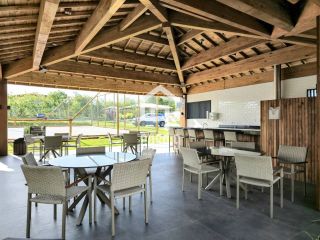 Apartamento tipo studio com 1 quarto a venda no condomínio Vila do Lago em Praia do Forte Bahia