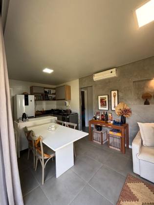 Apartamento térreo a venda com 2 suítes mobiliado em Itacimirim Bahia