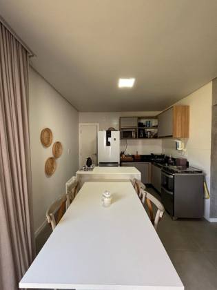 Apartamento térreo a venda com 2 suítes mobiliado em Itacimirim Bahia