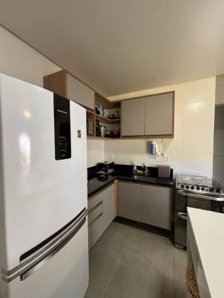 Apartamento térreo a venda com 2 suítes mobiliado em Itacimirim Bahia