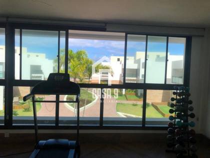 Apartamento mobiliado com 3 quartos pé na areia à venda em Itacimirim Bahia