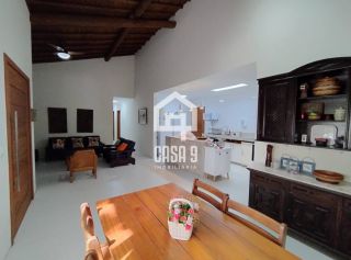 Casa térrea em terreno privativo com 4 suítes para aluguel anual no condomínio Fazenda Praia do Forte Bahia