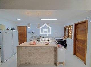 Casa térrea em terreno privativo com 4 suítes para aluguel anual no condomínio Fazenda Praia do Forte Bahia