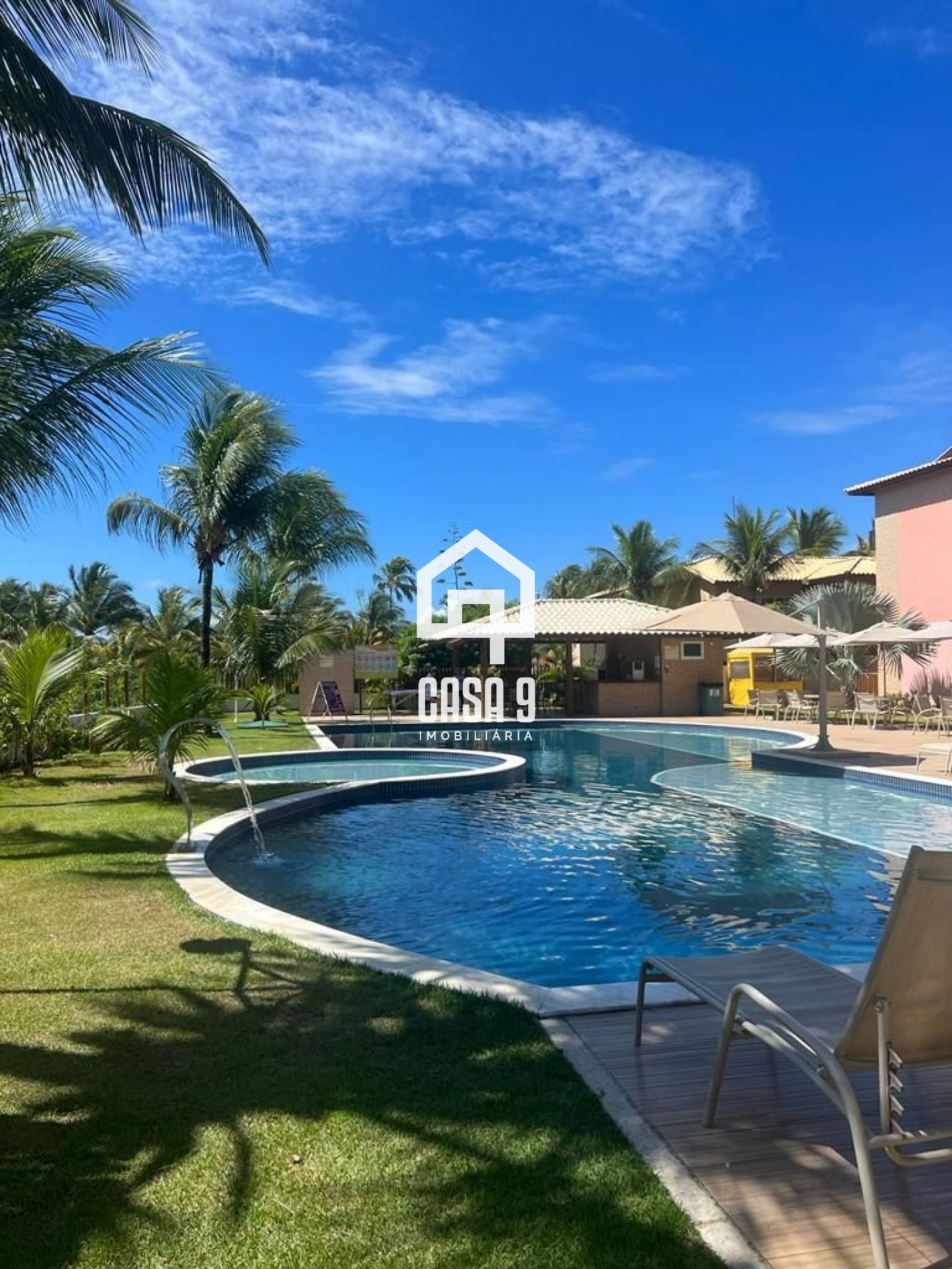 Apartamento térreo mobiliado 02 suítes pé na areia na Praia da Espera em Itacimirim Bahia