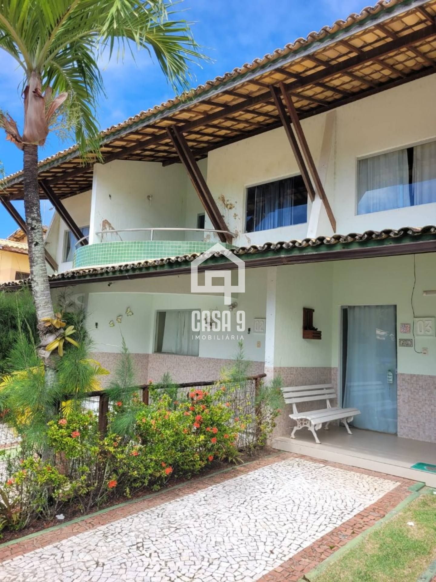 Village a venda com 4 quartos no condomínio Água em Guarajuba Bahia