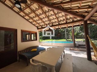 Casa térrea 03 quartos com Piscina Privativa pra locação anual no Condomínio Fazenda Praia do Forte Bahia
