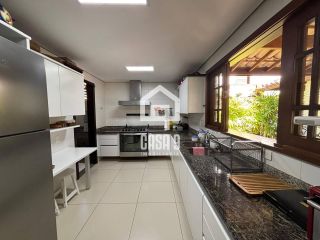 Casa a venda com 6 suítes e piscina privativa mobiliada no Residencial Praia do Forte em Praia do Forte Bahia