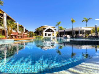 Apartamento térreo a venda com 3 suítes mobiliado no Porto da Espera em Itacimirim Bahia