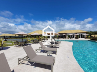 Apartamento superior 3 quartos mobiliado a venda no Village dos Ipes condomínio Piscinas Naturais Praia do Forte Bahia