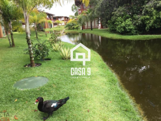 Apartamento térreo a venda com 2 suítes mobiliado no condomínio Vila da Enseada em Praia do Forte Bahia