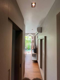 Apartamento térreo a venda com 2 suítes mobiliado no condomínio Vila da Enseada em Praia do Forte Bahia