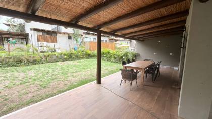 Casa semimobiliada com 3 quartos a venda no Praia do Forte Exclusive em Praia do Forte Bahia