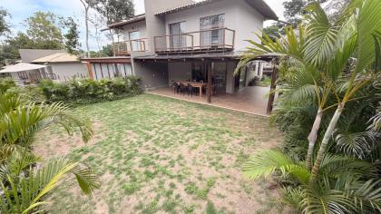 Casa semimobiliada com 3 quartos a venda no Praia do Forte Exclusive em Praia do Forte Bahia