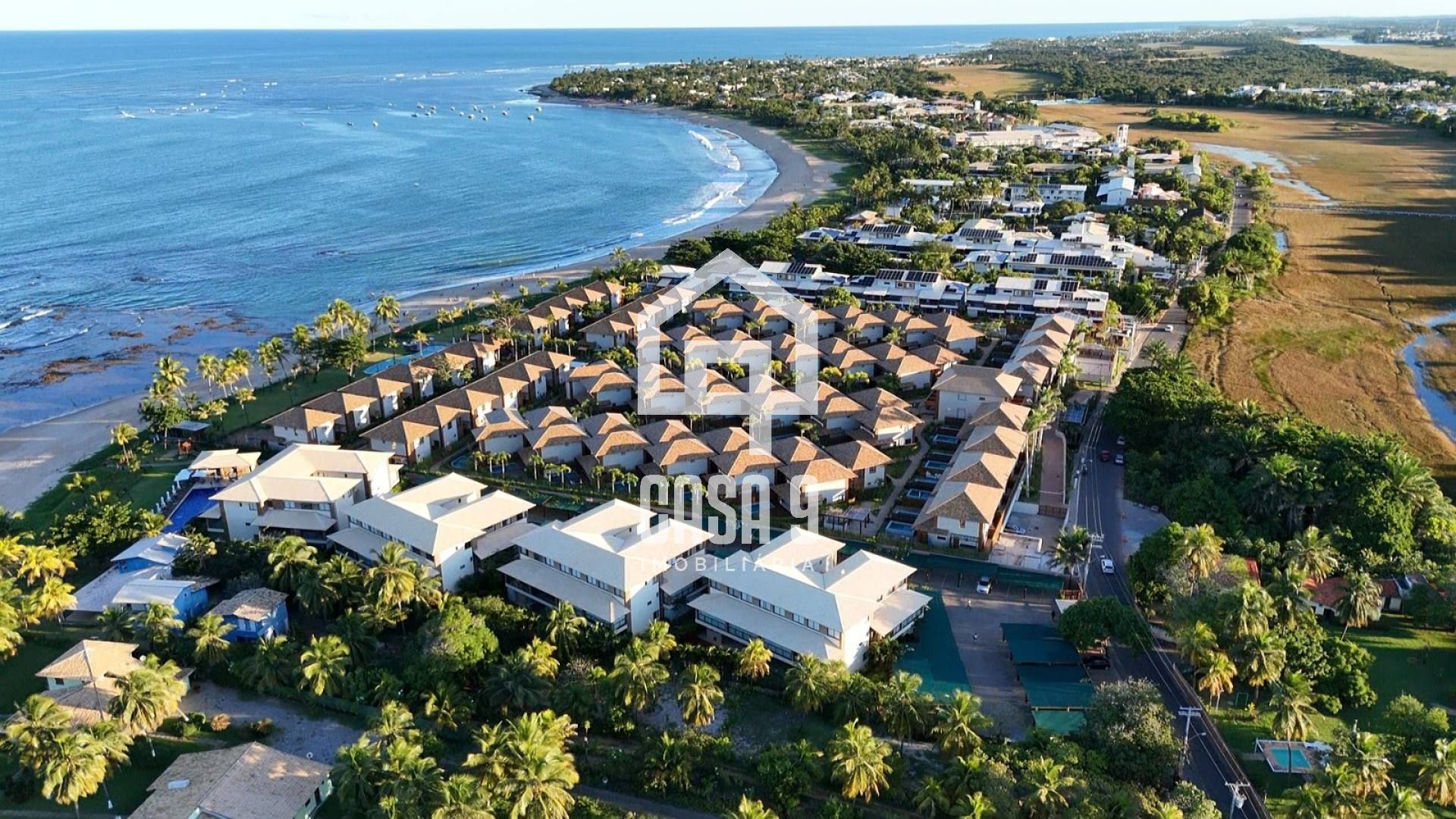 Casa com 03 suítes mobiliada pé na areia piscina privativa no condomínio Marlua em Itacimirim Bahia