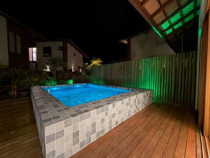 Casa com 03 suítes mobiliada pé na areia piscina privativa no condomínio Marlua em Itacimirim Bahia