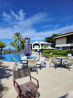 Apartamento superior duplex mobiliado com 4 suítes a venda no condomínio Porto Feliz em Itacimirim Bahia