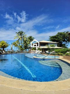 Apartamento superior duplex mobiliado com 4 suítes a venda no condomínio Porto Feliz em Itacimirim Bahia