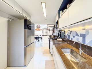 Apartamento superior duplex mobiliado com 4 suítes a venda no condomínio Porto Feliz em Itacimirim Bahia