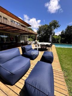 Casa a venda com 6 suítes mobiliada no condomínio Praia Bella em Praia do Forte Bahia