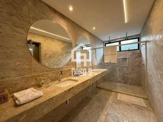 Casa a venda com 6 suítes mobiliada no condomínio Praia Bella em Praia do Forte Bahia