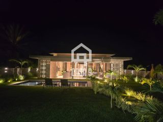 Casa térrea mobiliada com 5 suítes a venda no condomínio Enseada Praia da Espera em Itacimirim Bahia