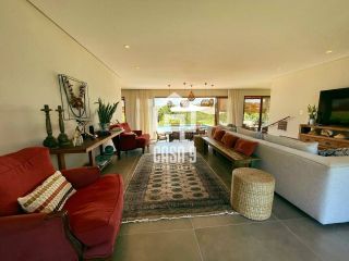 Casa mobiliada com 5 suítes a venda no condomínio Praia Bella em Praia do Forte Bahia