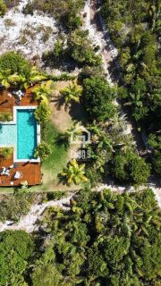 Casa mobiliada com 5 suítes a venda no condomínio Praia Bella em Praia do Forte Bahia