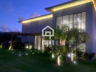 Casa mobiliada com 5 suítes a venda no condomínio Praia Bella em Praia do Forte Bahia