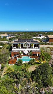 Casa mobiliada com 5 suítes a venda no condomínio Praia Bella em Praia do Forte Bahia