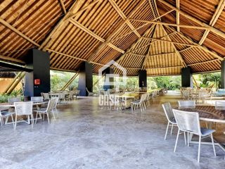 Casa mobiliada com 5 suítes a venda no condomínio Praia Bella em Praia do Forte Bahia